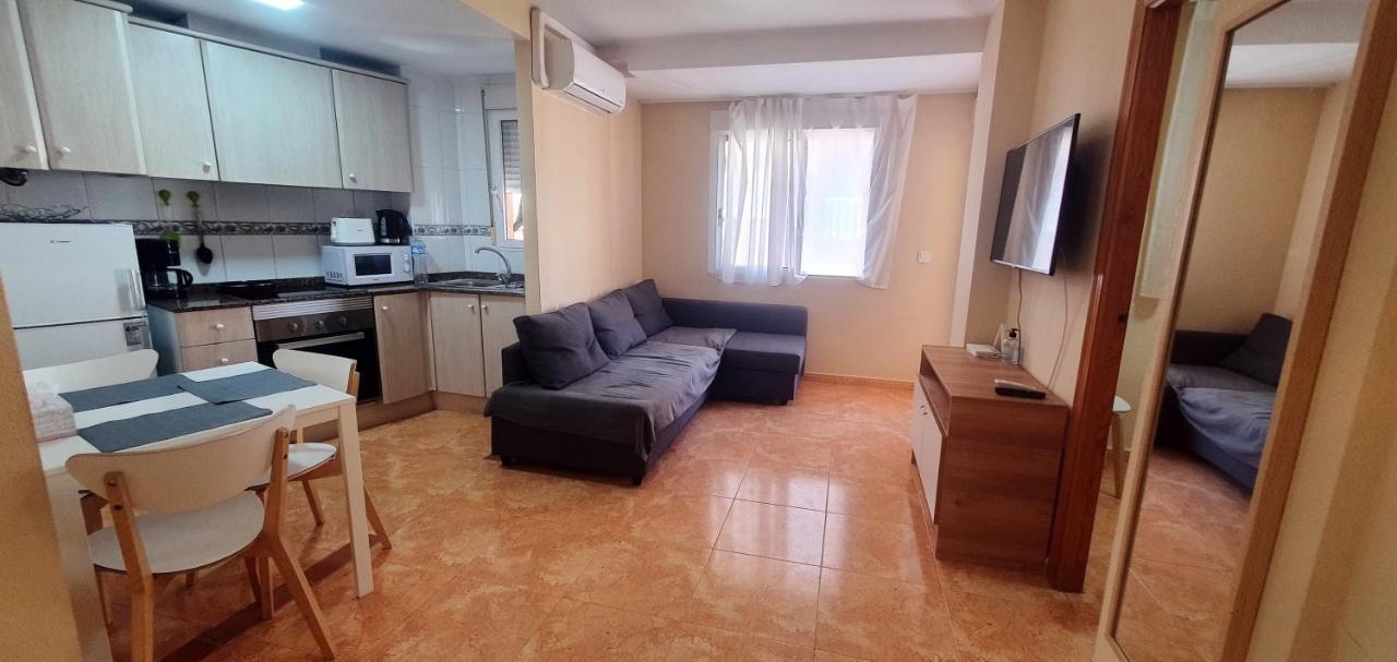Isamar Apartamento Playa Del Cura ตอร์เรเวียคา ภายนอก รูปภาพ